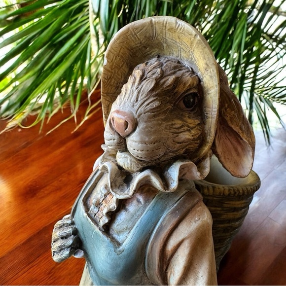 Henri Chrisdon Resin Mrs. Rabbit Garden Statue Planter - Picture 7 of 13